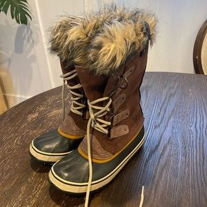 Sorel Joan of Arctic Boots 8.5